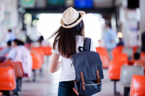 jovens_aeroporto_oohplay